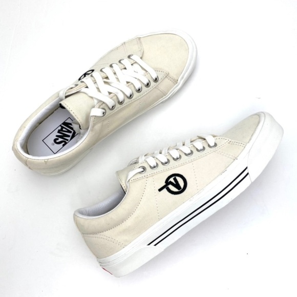 VANS Sentry V embroidered Logo Canvas Sneakers in Ivory - Picture 4 of 11